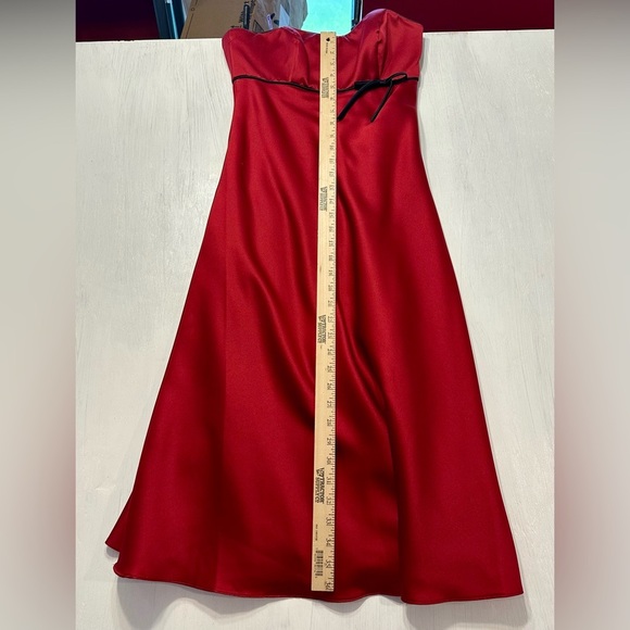 Alfred Angelo Strapless Claret Red Gown Black Trim Size 4 Style 6132 Formal - Picture 8 of 8